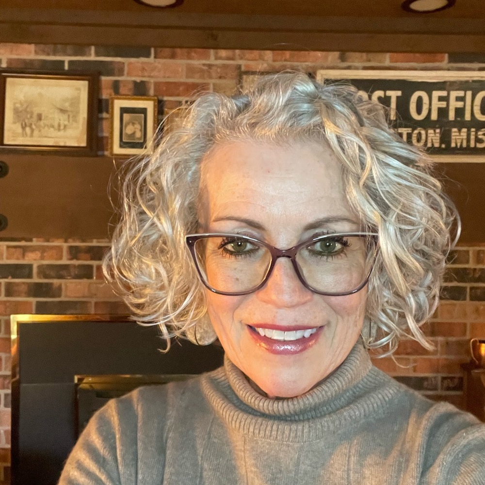 Meet your Posher, Lisa